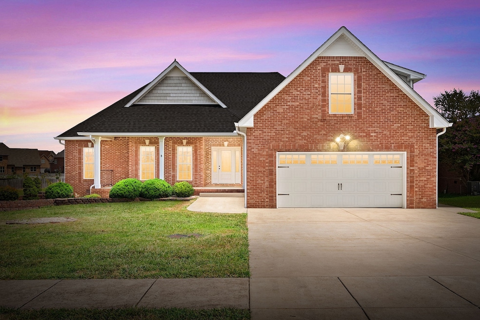 1541 Edgewater Ln, Clarksville, TN 37043 - photo 1