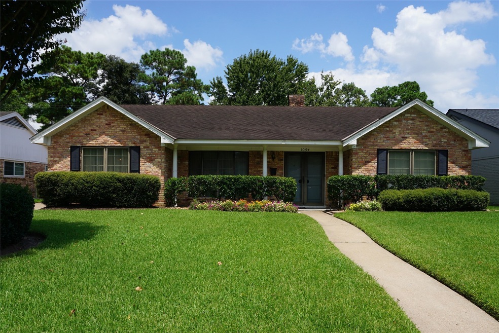 1054 Bethlehem St, Houston, TX 77018 - photo 1