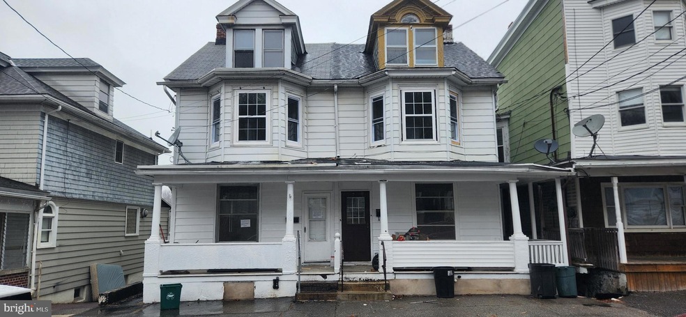 611 Arlington St, Tamaqua, PA 18252 - photo 1