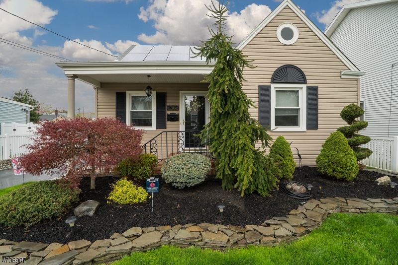 743 Lee St, Perth Amboy, NJ 08861 - photo 1