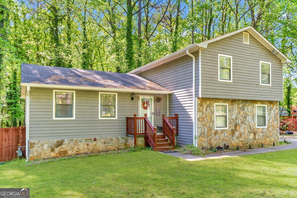 484 Aberdeen Dr, Stone Mountain, GA 30083 - photo 1