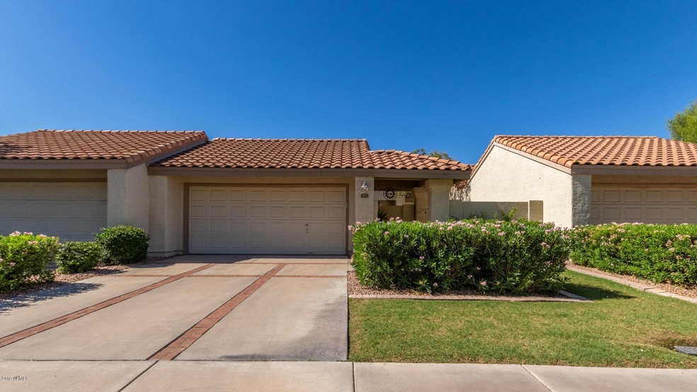 1073 E Mcnair Dr, Tempe, AZ 85283 - photo 1