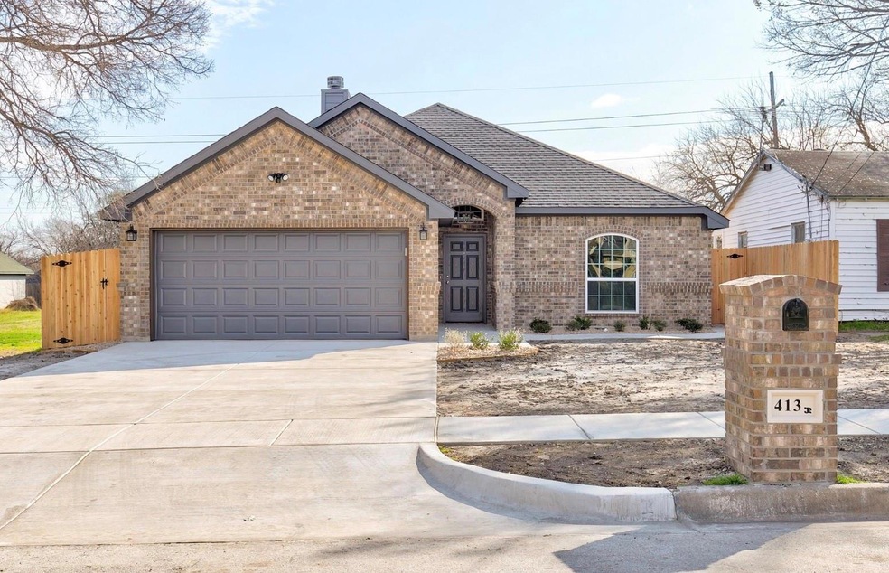 413 Meadow Park Dr, White Settlement, TX 76108 - photo 1