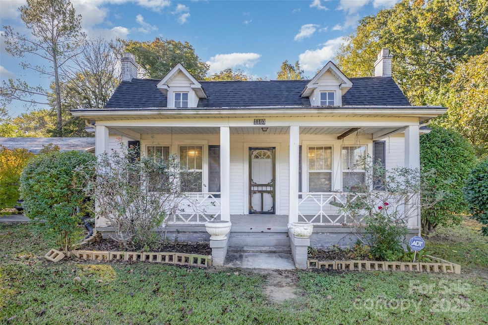 1103 E Arch St, Lancaster, SC 29720 - photo 1