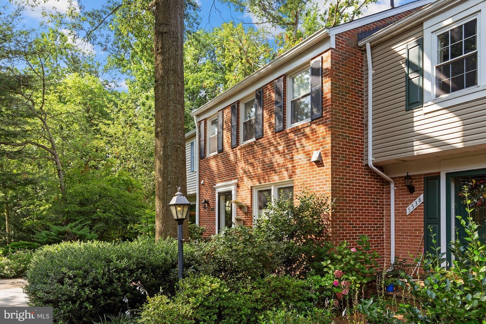 5540 Beaconsfield Ct, Burke, VA 22015 - photo 1