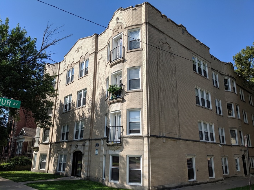 2737 W Arthur Ave unit 1, Chicago, IL 60645 - photo 1