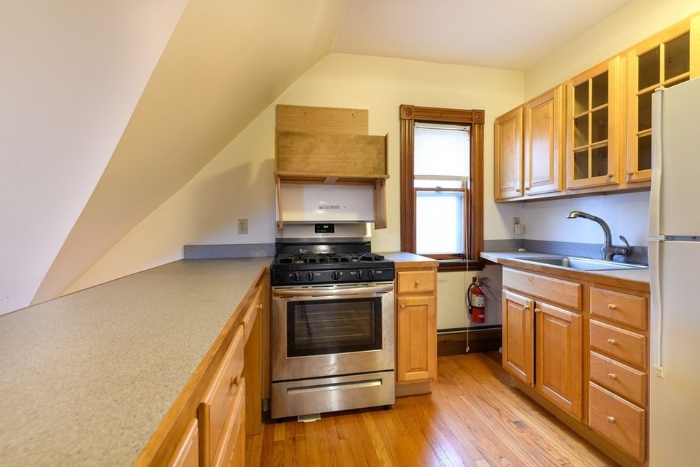 3 Monmouth St unit 5, Somerville, MA 02143 - photo 1