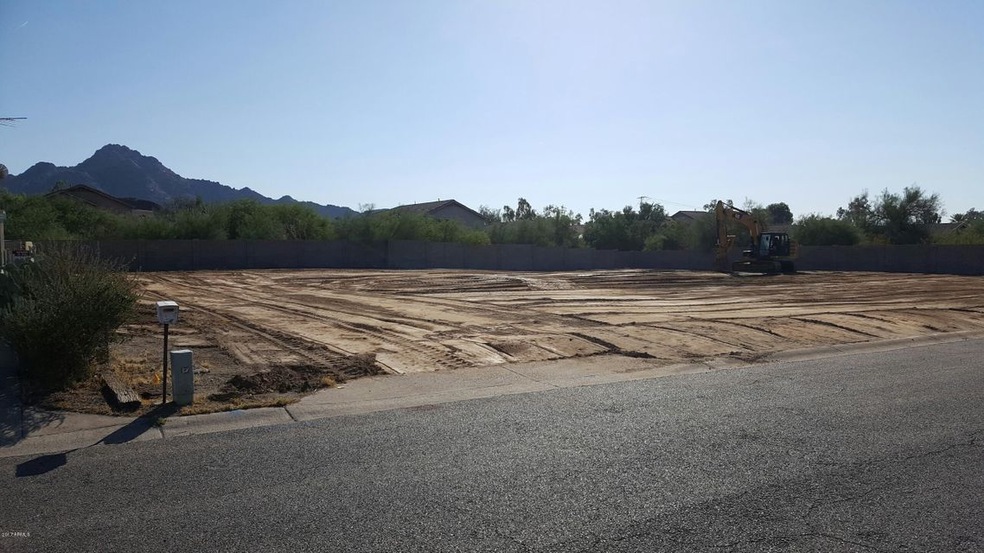 7723 and 7733 N. 13th Place Dirt Picture