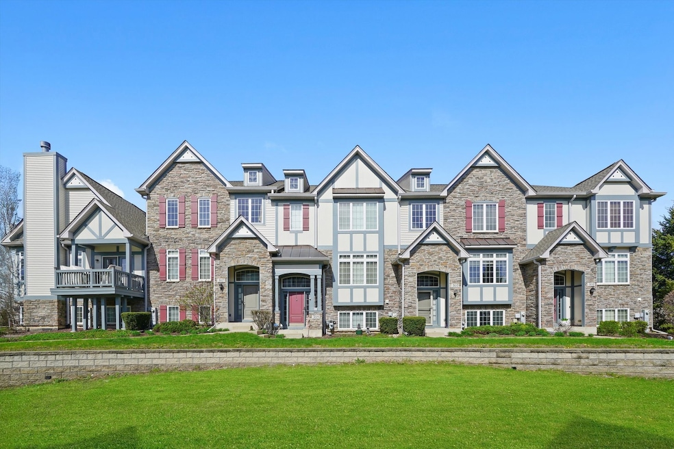 303 Sype Dr, Carol Stream, IL 60188 - photo 1