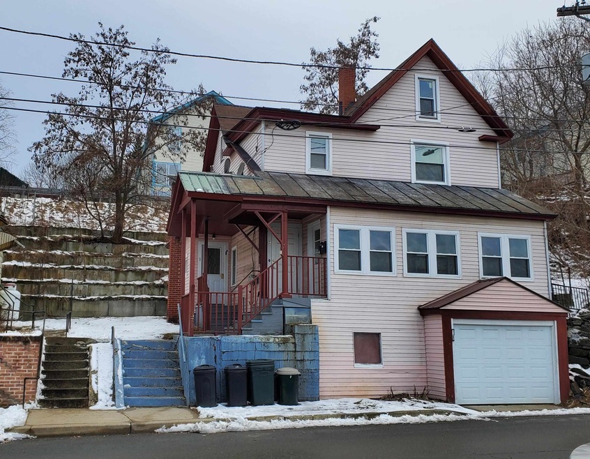 371 Pearl St, Saint Johnsbury, VT 05819 - photo 1