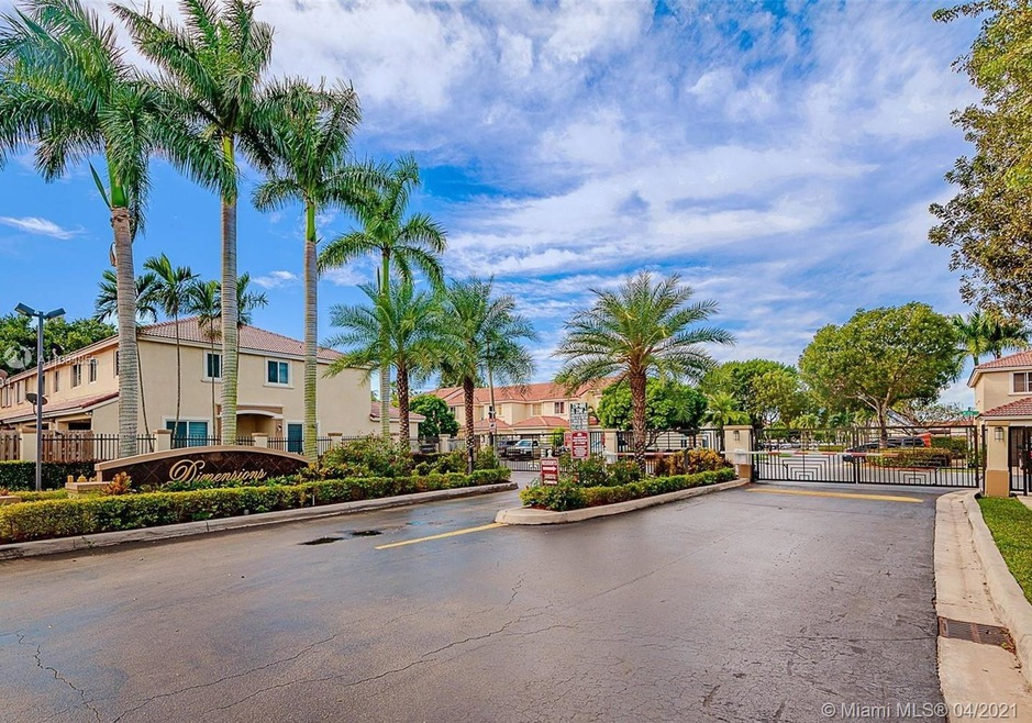 4842 NW 116th Ave, Doral, FL 33178 - photo 1