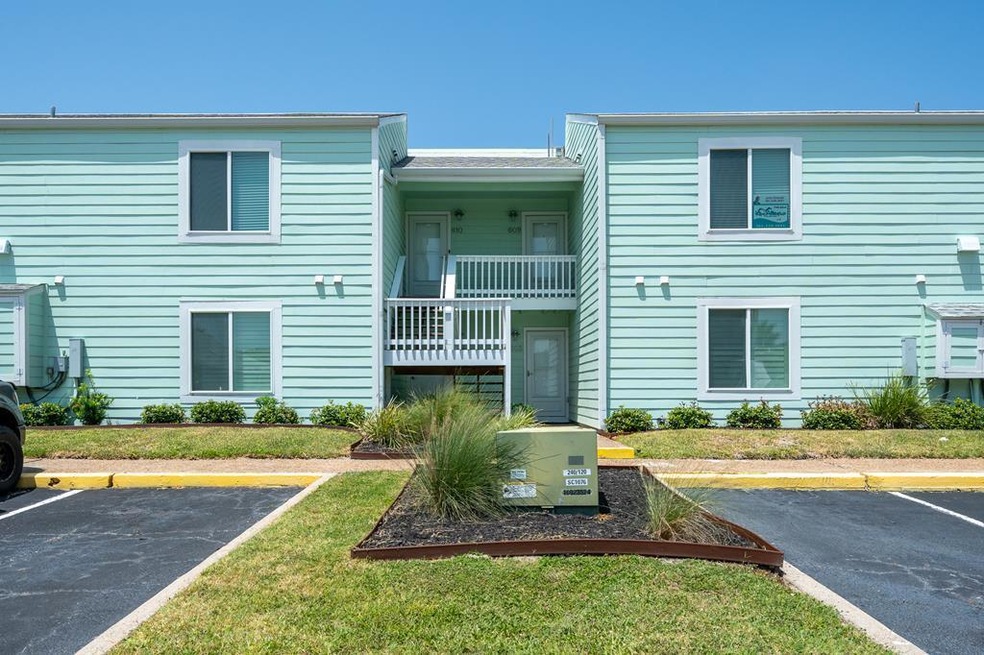 609 Lauderdale Dr, Rockport, TX 78382 - photo 1