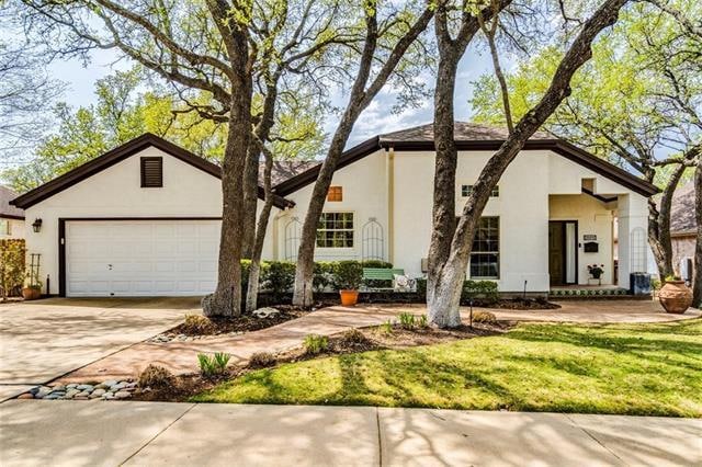 Welcome home to 301 Riverview!