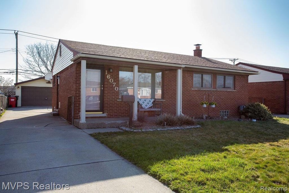 16070 Flanagan St, Roseville, MI 48066 - photo 1