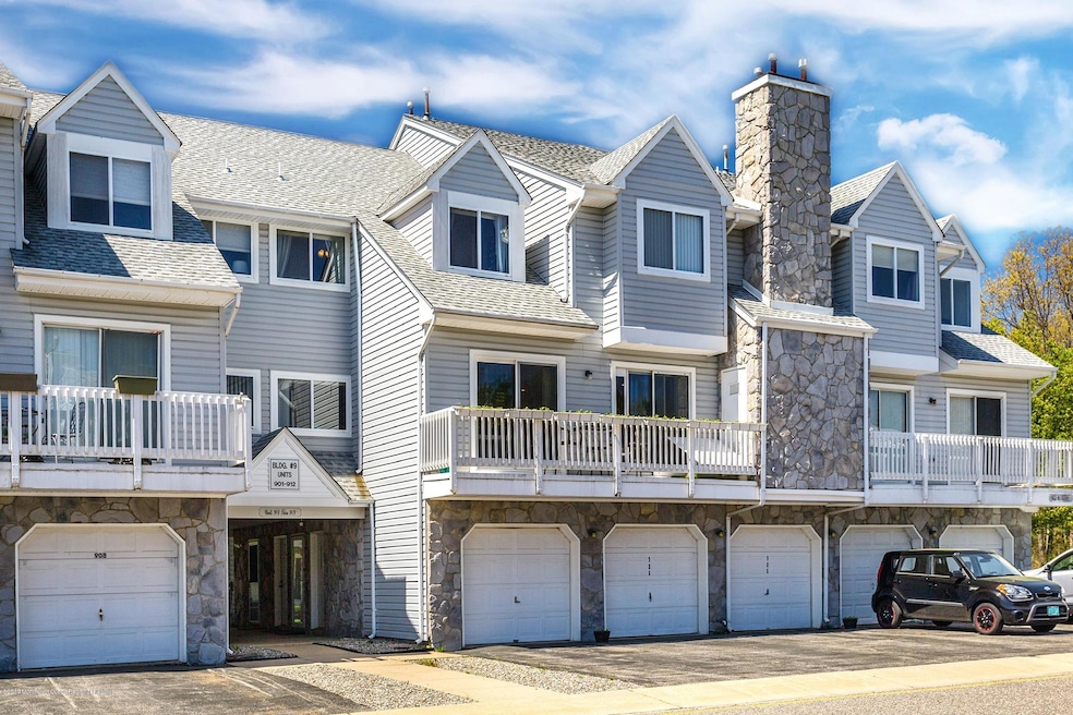 906 Scarlet Oak Ave, Toms River, NJ 08755 - photo 1