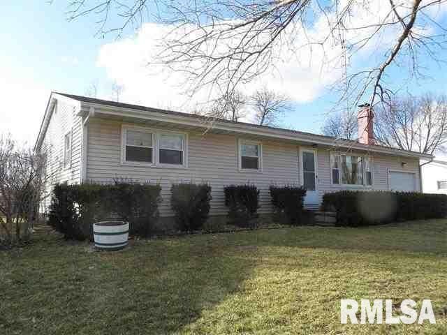 1251 Richland Ave, Lincoln, IL 62656 - photo 1