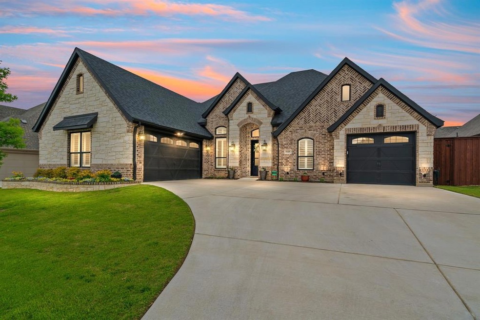 9105 Venado Dr, North Richland Hills, TX 76182 - photo 1