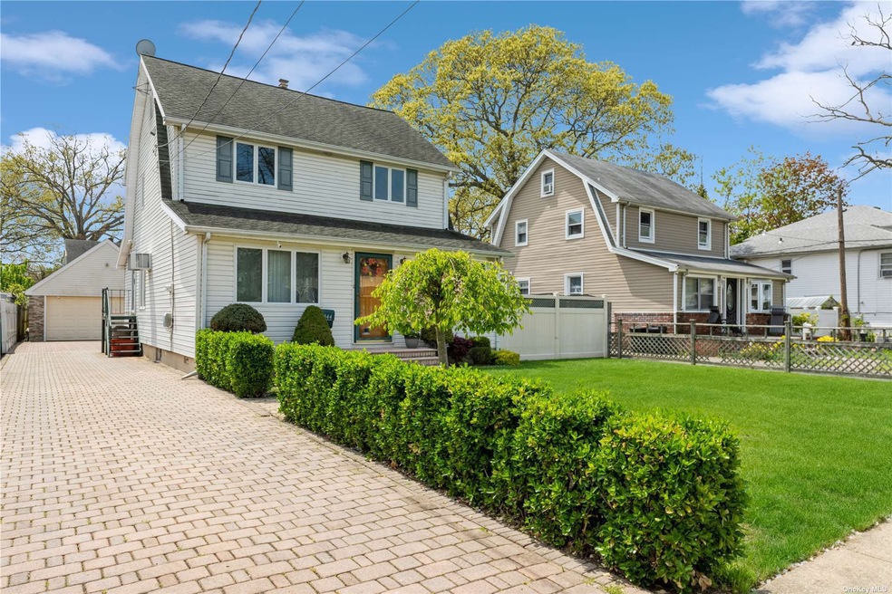 444 Forest Place, West Hempstead, NY 11552 - photo 1