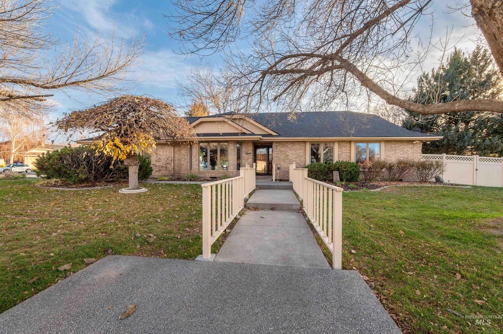 For Sale $499,900 • Co-Listing Agent