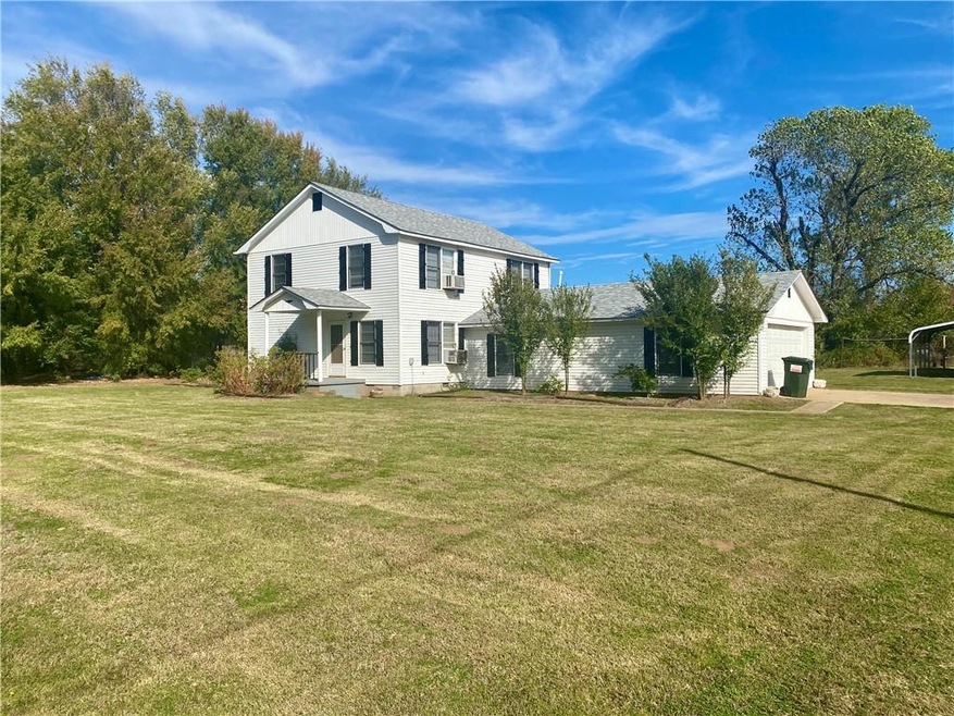 Nice 5 Bedroom Home Sitting on 1.49 Acres.