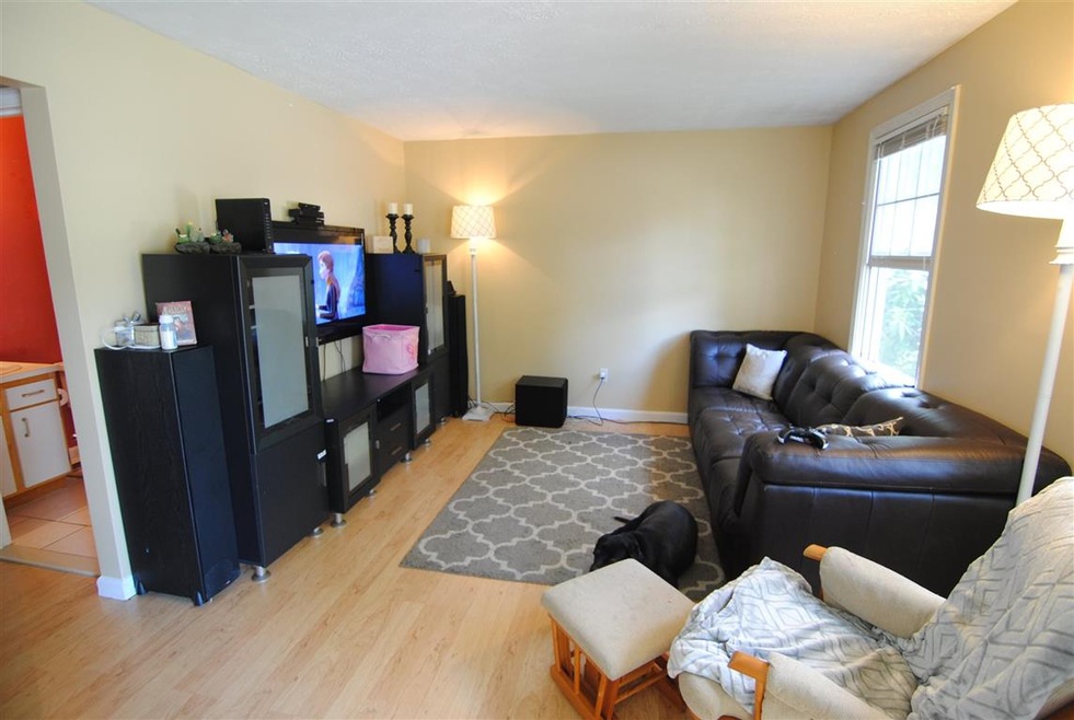 6 Foxmoor Cir unit U143, Nashua, NH 03063 - photo 1