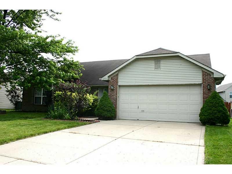 12751 Sovereign Ln, Fishers, IN 46038 - photo 1
