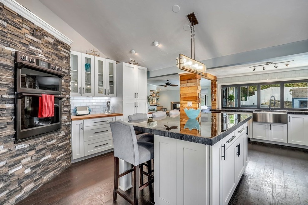 64 Day Cir, Woburn, MA 01801 - photo 1