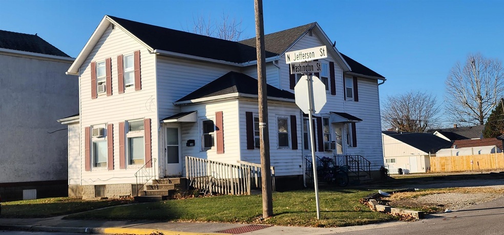 218 N Jefferson St, Berne, IN 46711 - photo 1