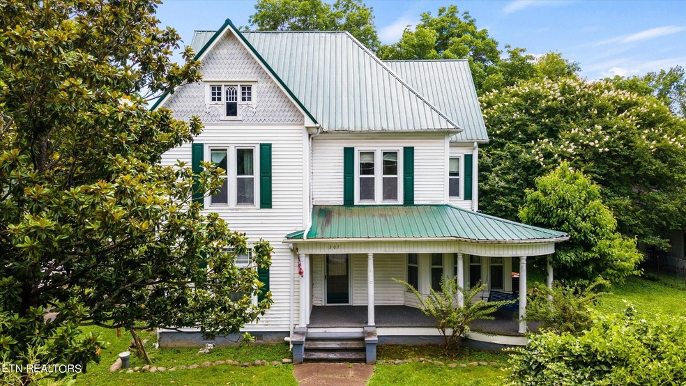 307 Prince St, Sevierville, TN 37862 - photo 1