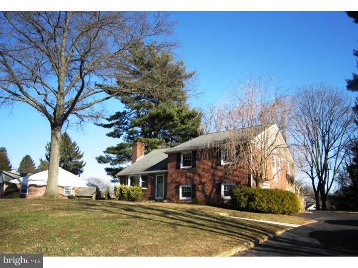 404 Burning Tree Rd, Wallingford, PA 19086 - photo 1