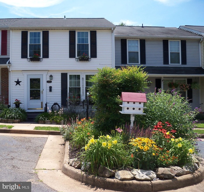 835 Oak Leaf Ct, Warrenton, VA 20186 - photo 1