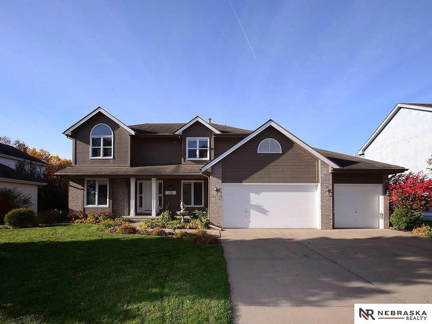 3 Car Garage
