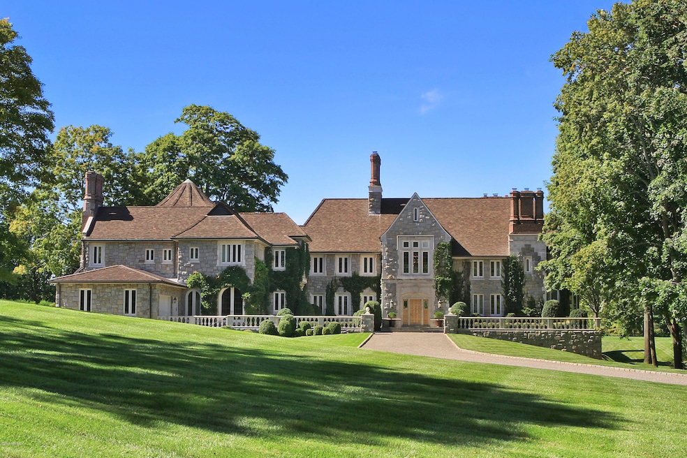 19 Lower Cross Rd, Greenwich, CT 06831 - photo 1