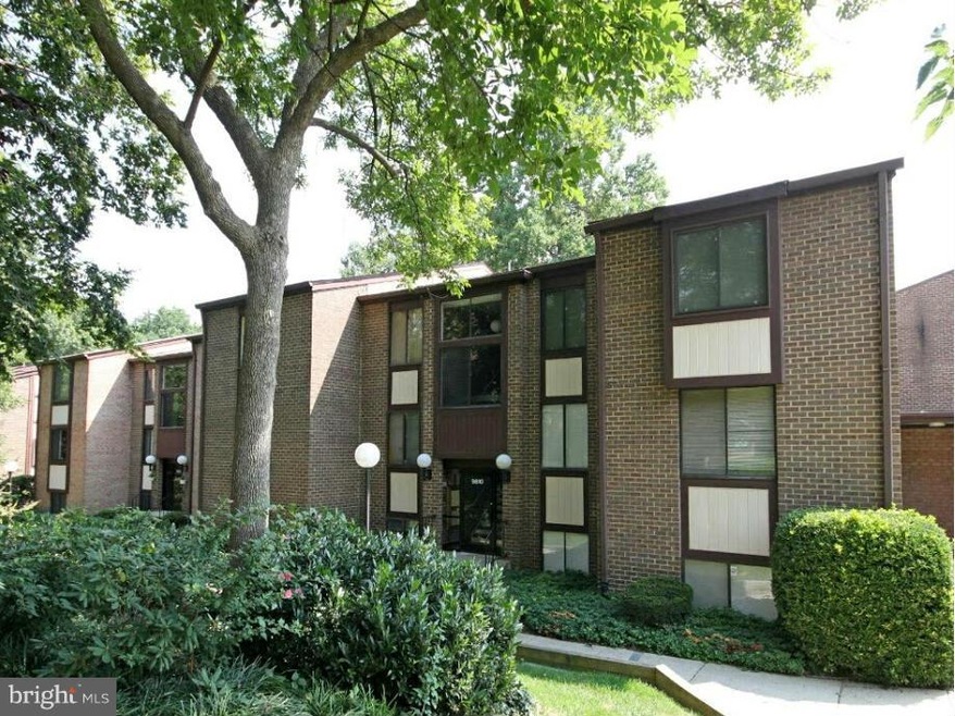 3109 Buccaneer Ct unit 202, Fairfax, VA 22031 - photo 1