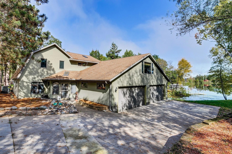 Pending $750,000 • Co-Listing Agent