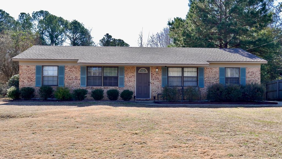 1006 Vesper Dr, Columbus, GA 31904 - photo 1