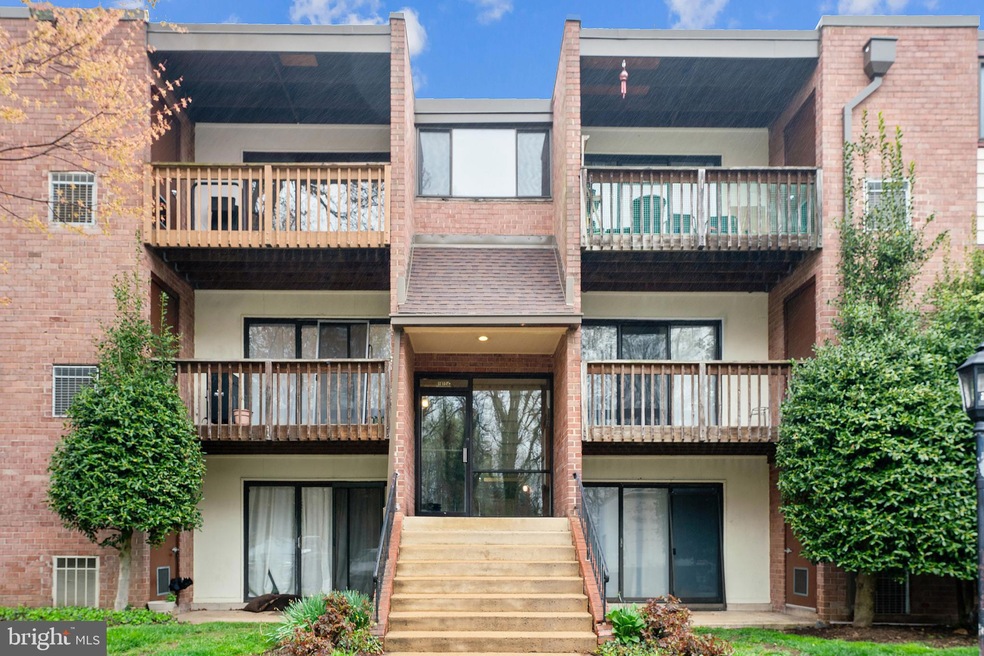 10724 West Dr unit 204, Fairfax, VA 22030 - photo 1