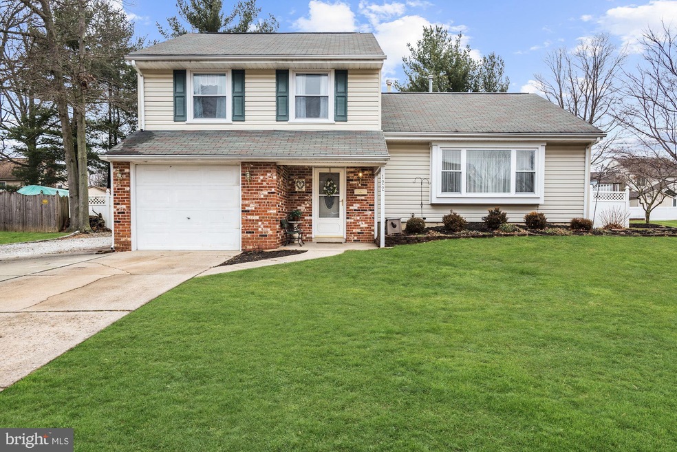 122 Kevin Rd, Delran, NJ 08075 - photo 1