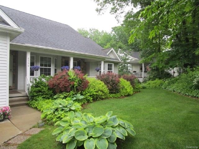 6396 Acorn Way - front of home.jpg