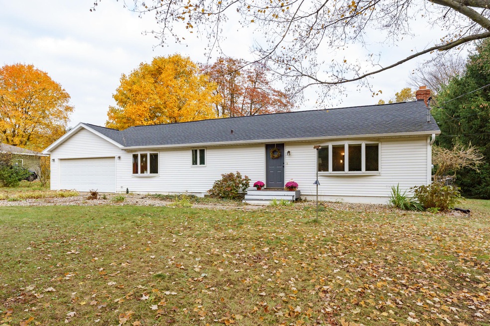C_Ave_E_13451_HickoryCorners_49060-1