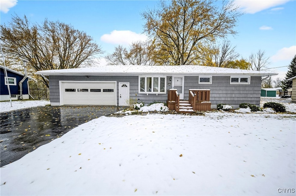 8541 Belnor Dr, Cicero, NY 13039 - photo 1