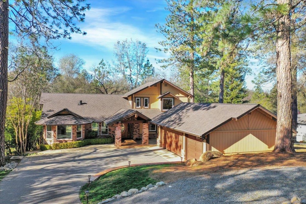 Sold $1,127,000 • Co-Listing Agent