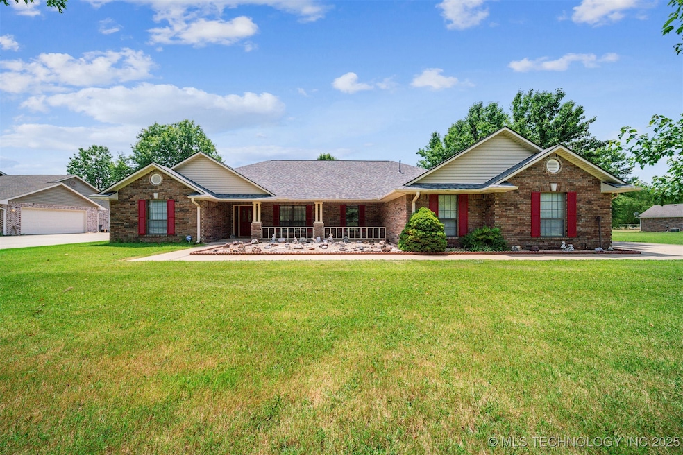 1208 NE 5th St, Pryor, OK 74361 - photo 1
