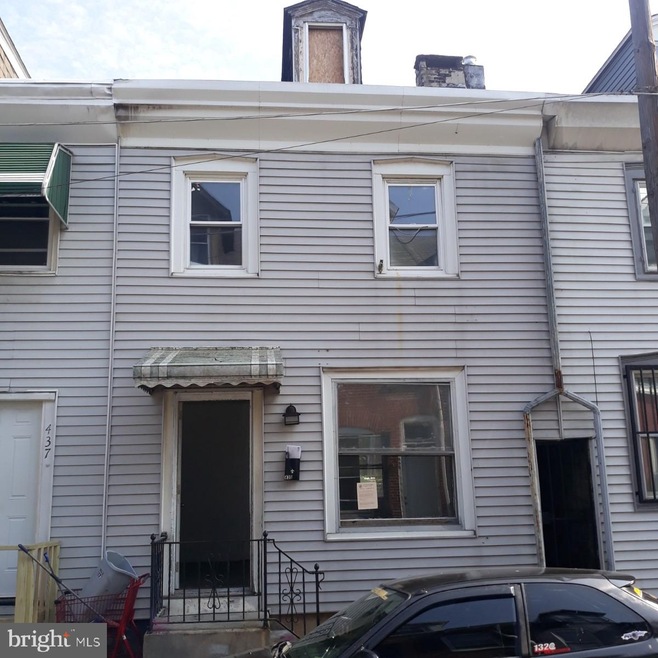 435 Locust St, Reading, PA 19604 - photo 1