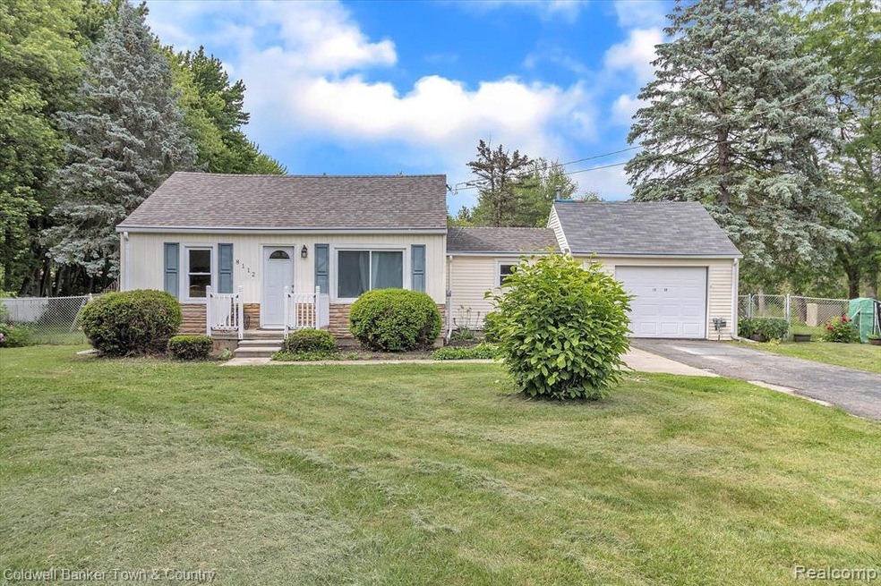 8112 Beecher Rd, Flushing, MI 48433 - photo 1