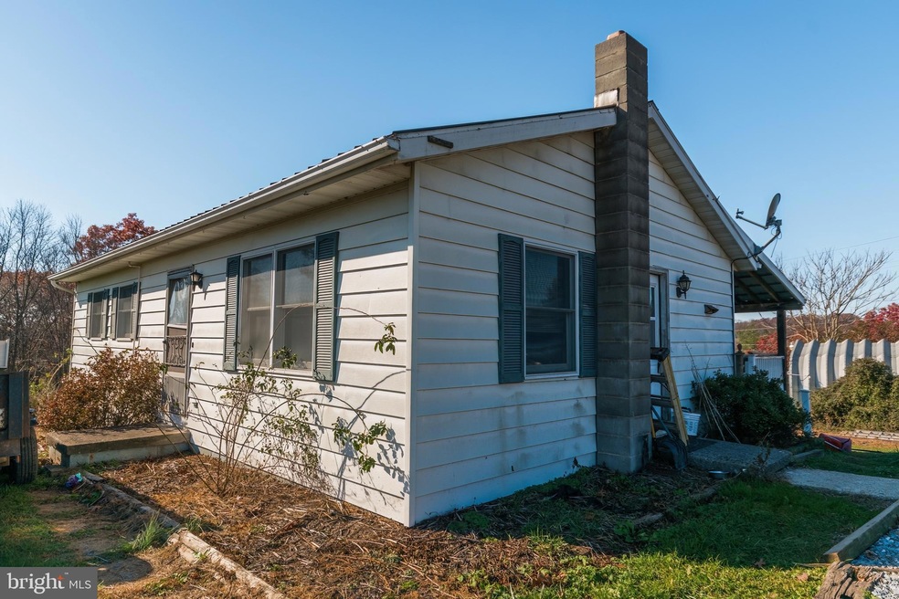 11 Azalea Ct, Berkeley Springs, WV 25411 - photo 1