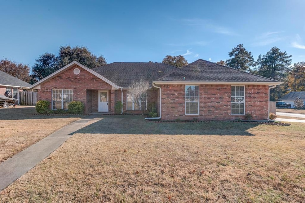 561 Ashwood Bend, Lufkin, TX 75904 - photo 1