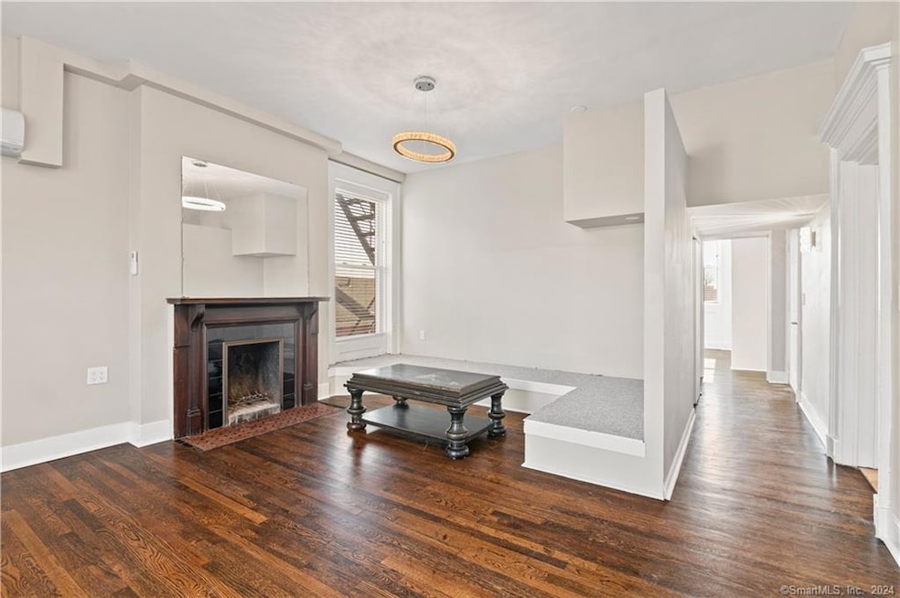 546 Chapel St unit 3, New Haven, CT 06511 - photo 1