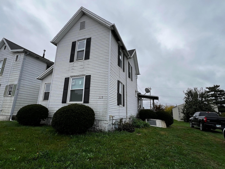 223 Pine St, Coshocton, OH 43812 - photo 1