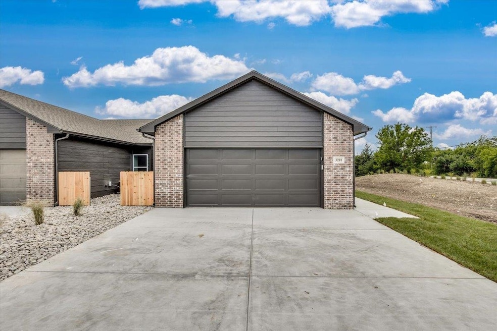 3331 E Thunder St, Wichita, KS 67219 - photo 1